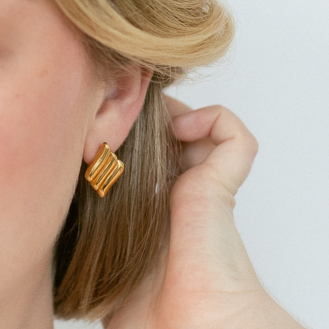 Vintage Wave Stud Earrings