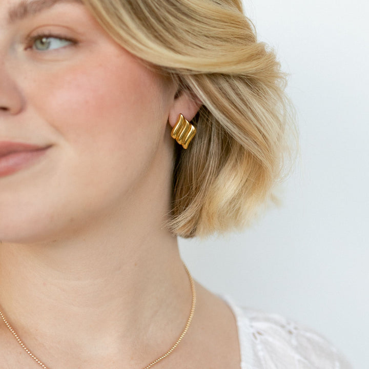 Vintage Wave Stud Earrings