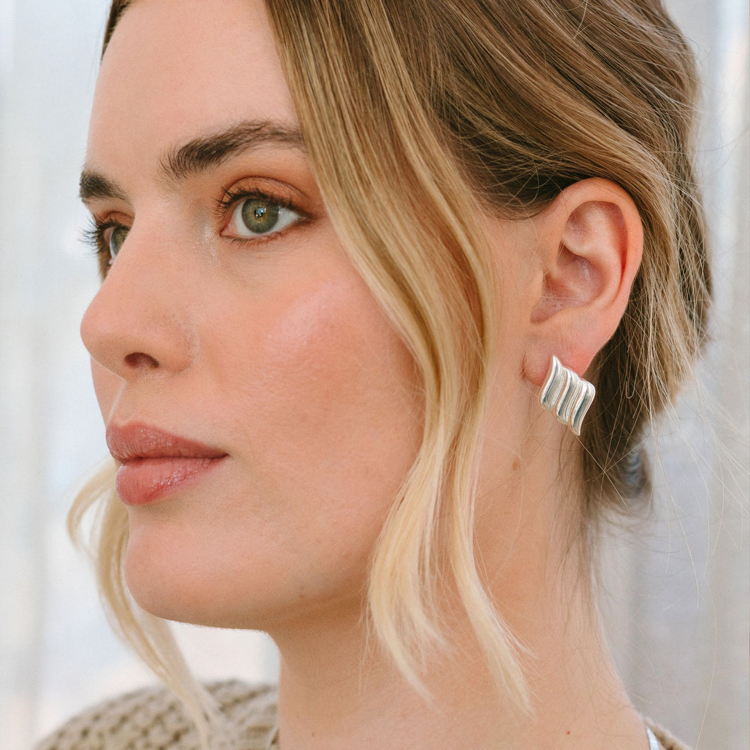 Vintage Wave Stud Earrings